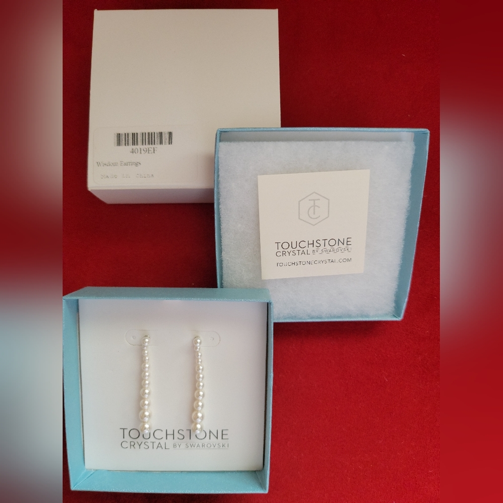 Touchstone Swarovski Widom earrings!